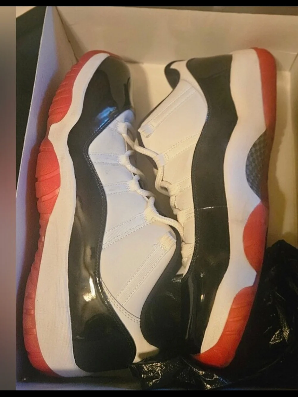 Jordan Men’s Retro Basketball Shoes - White Black Red